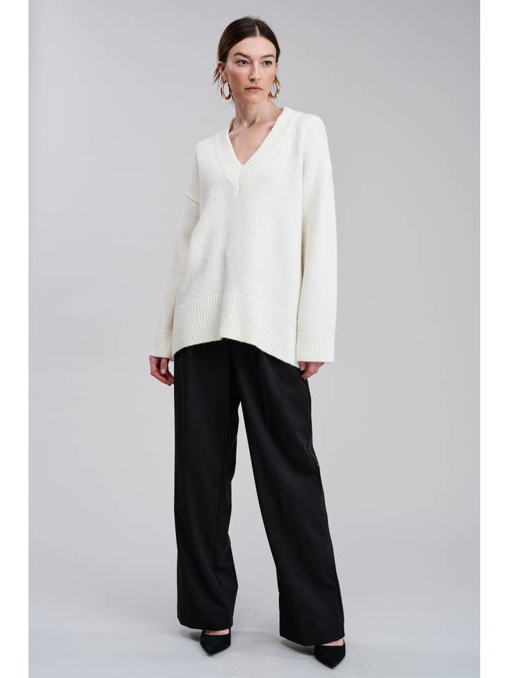 Mila V-Neck Sweater Pullover Off White