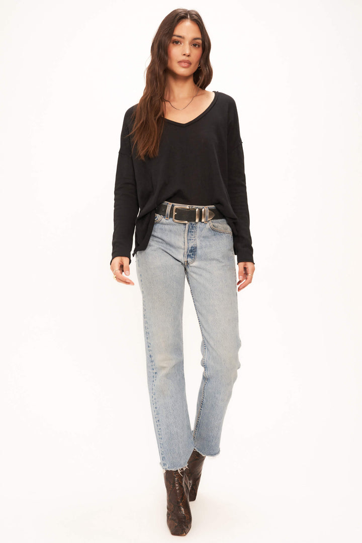 MAE TEXTURED RELAXED V-NECK LONG SLEEVE - TRUE BLACK